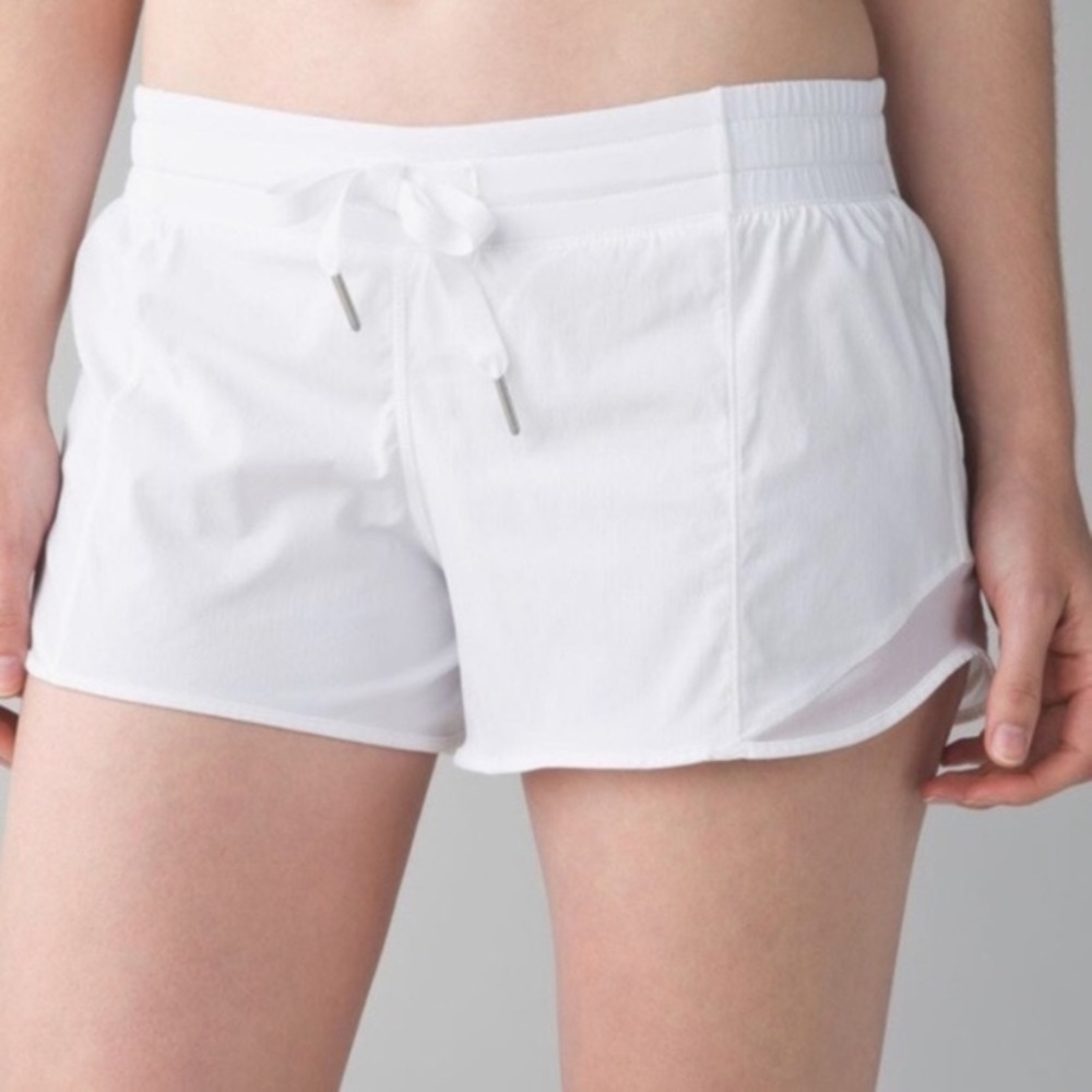 Lululemon Hotty Hot shorts in white